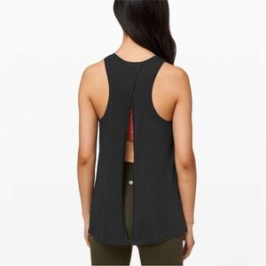 Lululemon all tied up tank top in good condition, size 4